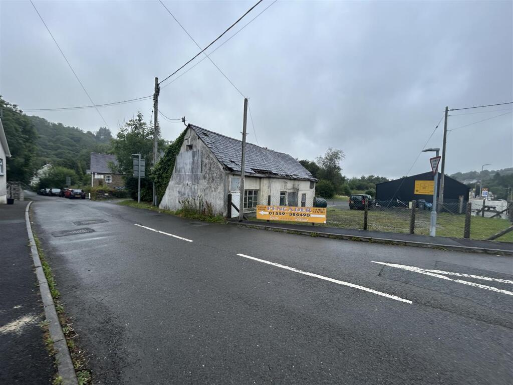Pencader photo 2