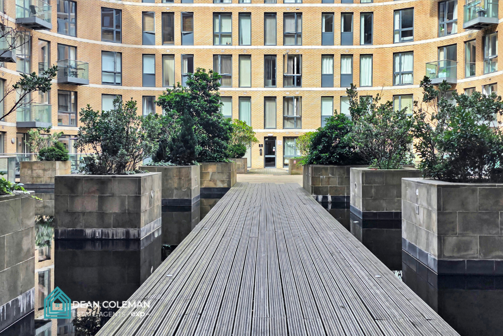 Main image of property: I-Land Apartments, Essex Street, Birmingham, B5 4TT