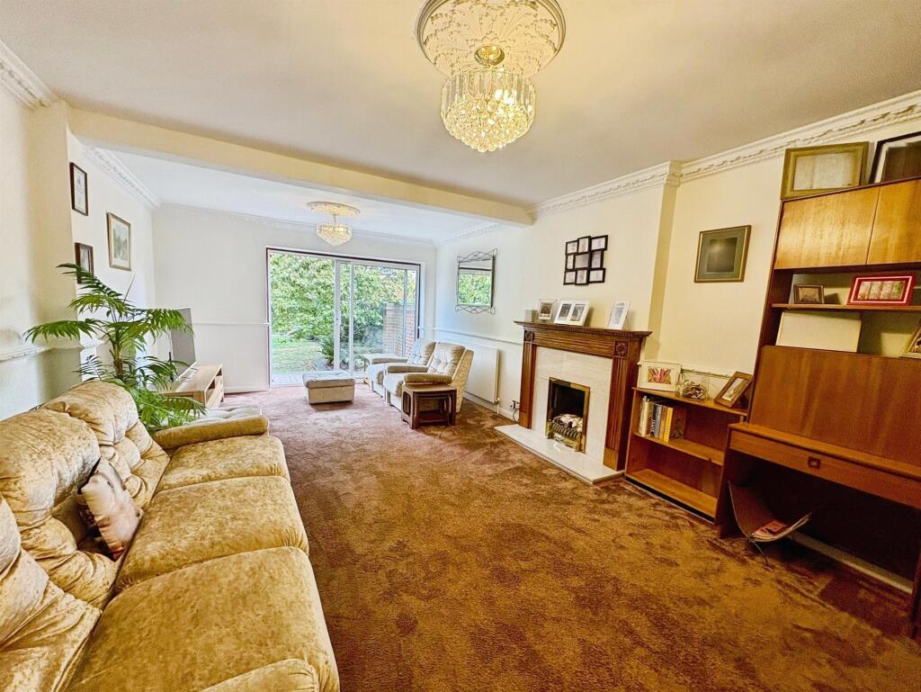 House in London - View 2
