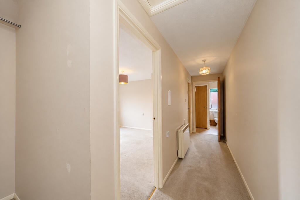Apartment in Hemel Hempstead - View 5