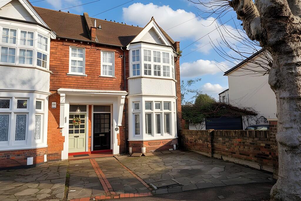 Main image of property: Park Crescent, Westcliff-on-Sea