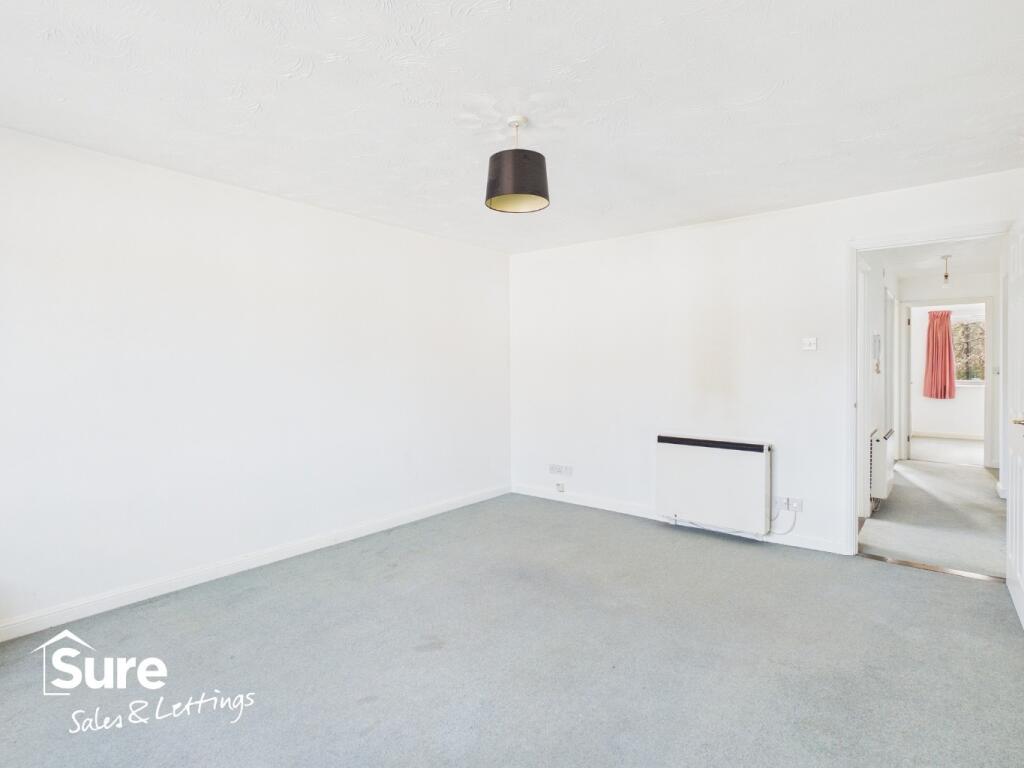 Main image of property: Kingfisher Drive, Hemel Hempstead, Hertfordshire, HP3 9DD