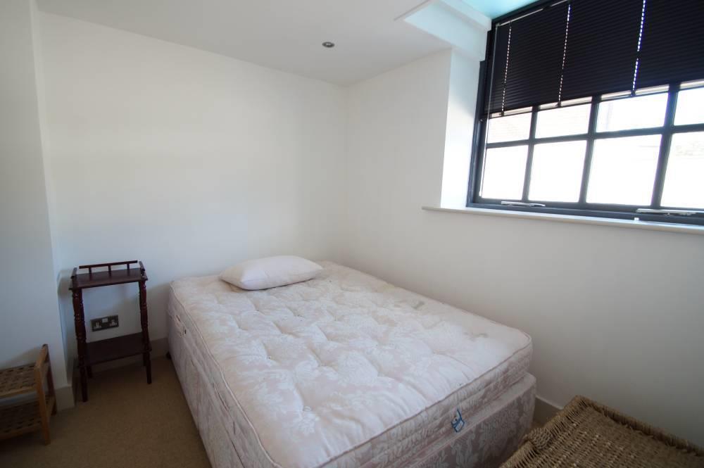 Apartment in Leeds, West Yorkshire - More