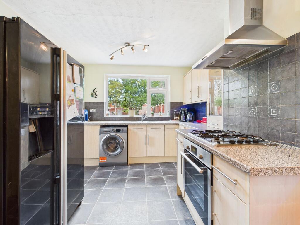 York Drive, Mickle Trafford, CH2 - View 4