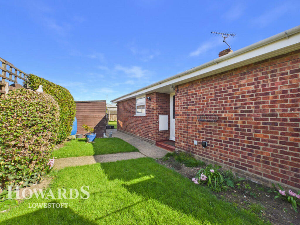 Brendon Close, Lowestoft - View 3