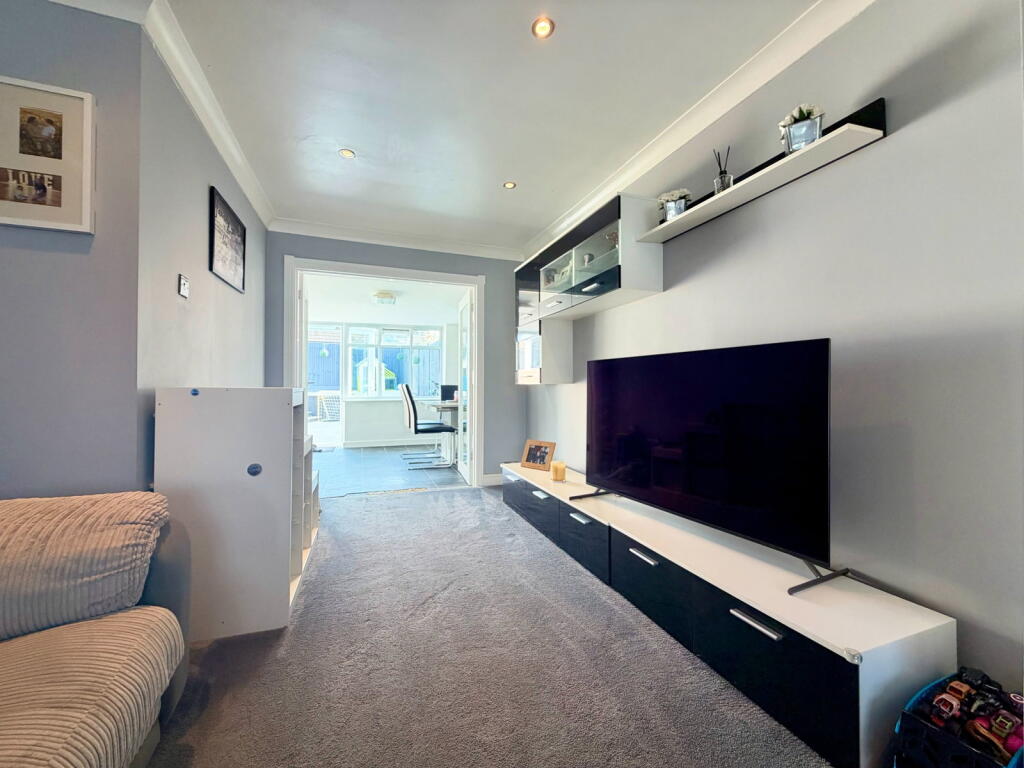 House in Gillingham, Medway - View 4