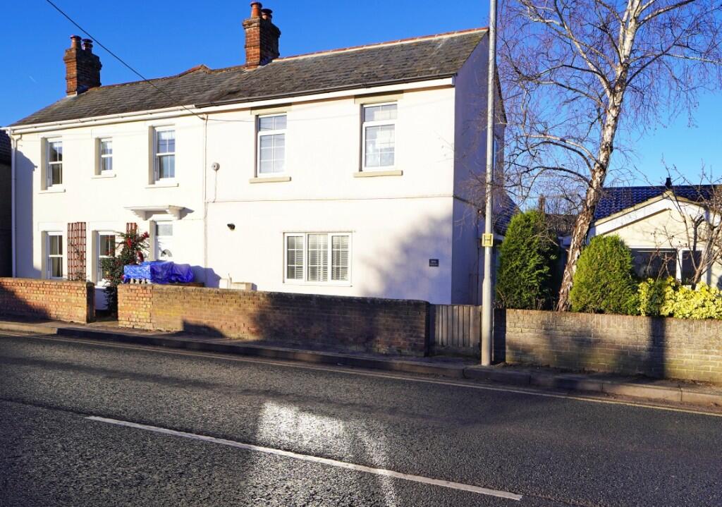 Main image of property: Lechlade Road, Highworth, SN6 7HQ
