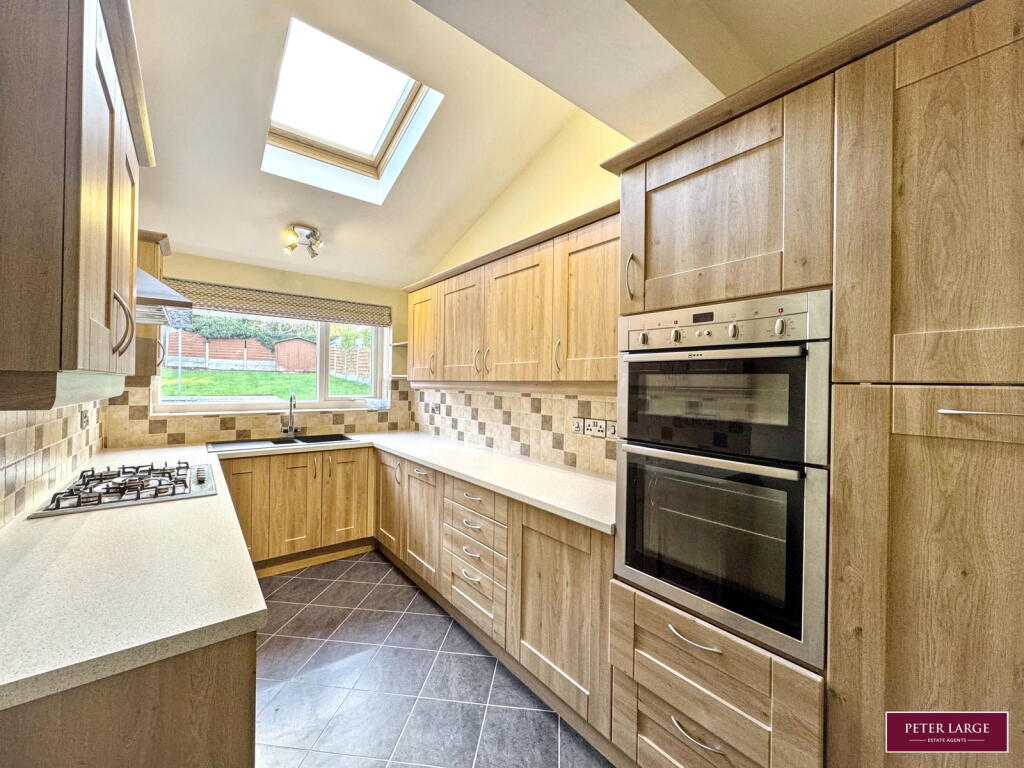 Oak Hill Drive, Prestatyn, Denbighshire LL19 9PU photo 4