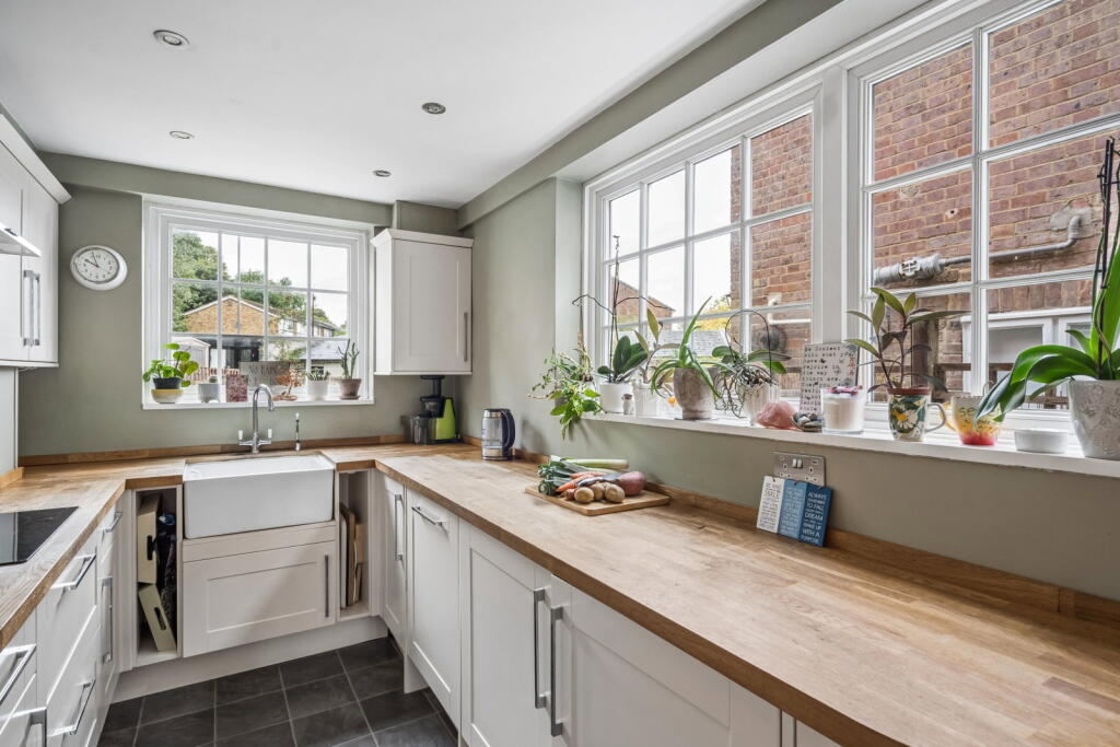 House in Hemel Hempstead - More