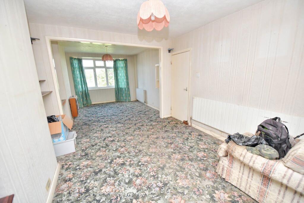 House in Bromley - More