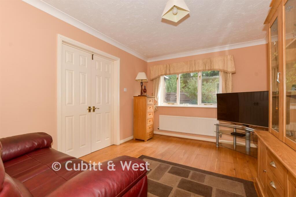 House in Horsham, Southwater - View 4