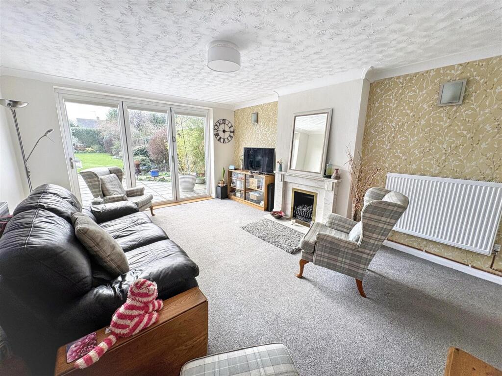 Wollaston Road, Irchester photo 4