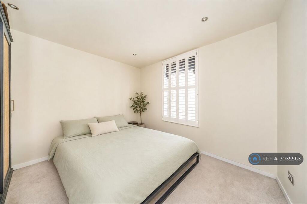 Apartment in London - View 5