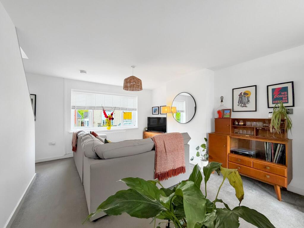 House in Caerphilly, Energlyn, Penyrheol Trecenydd & Energlyn - View 3