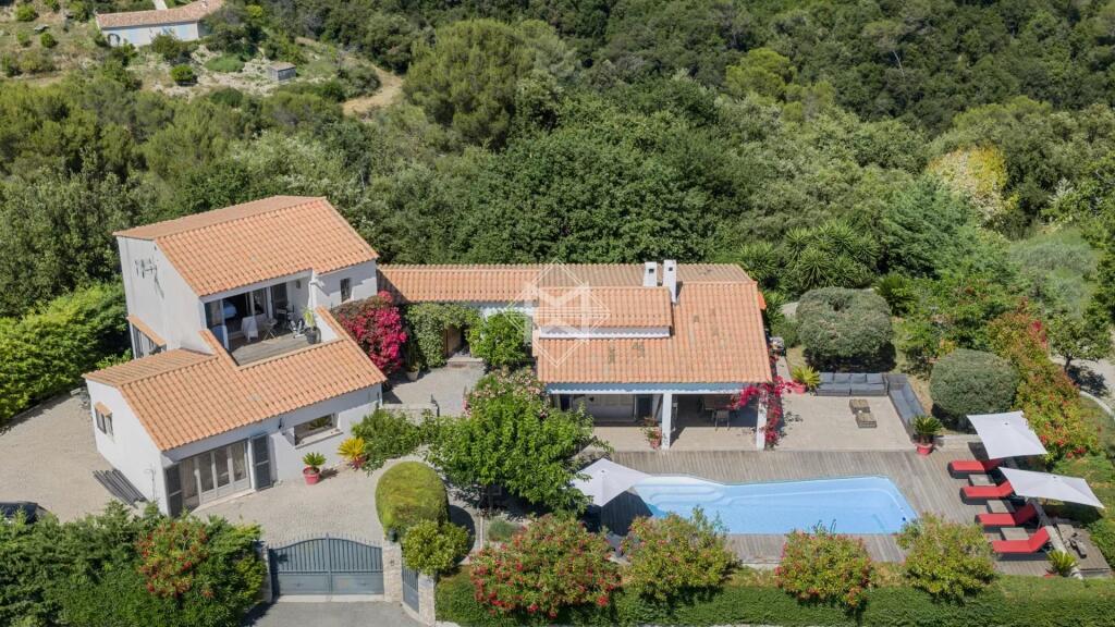 Main image of property: Provence-Alps-Cote d`Azur, Alpes-Maritimes, Cagnes-sur-Mer
