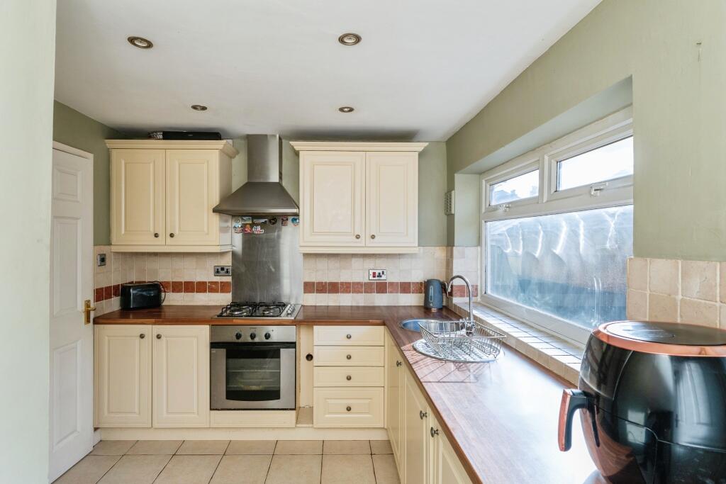 Epworth Road, Rhyl, LL18 photo 2