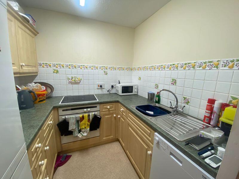 Aspley Court, Warwick Avenue, Bedford photo 3