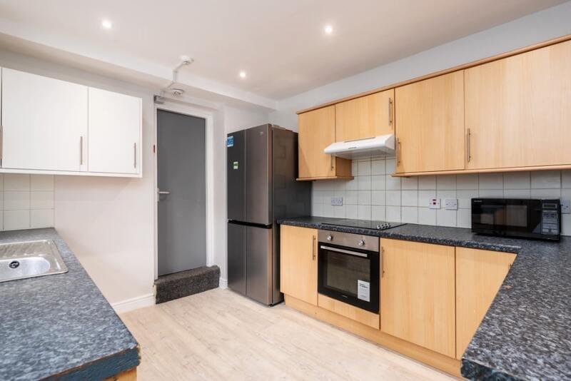 6 bedroom property for rent