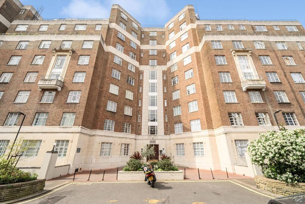 Main image of property: Hamlet Gardens, Ravenscourt Park, London, W6