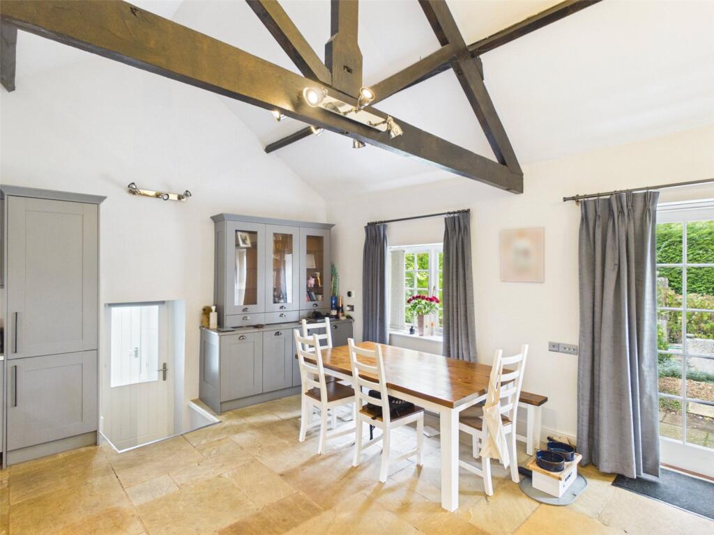 House in Northampton, Pytchley - More