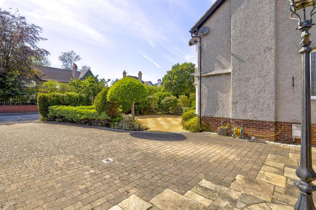 House in Sefton, Liverpool City Region - View 5