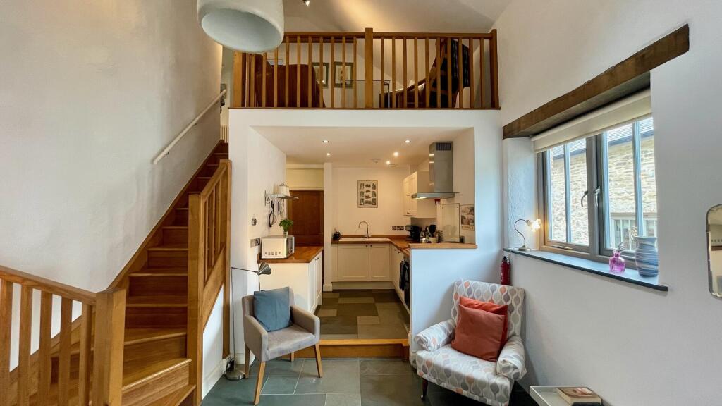 House in Truro - View 3