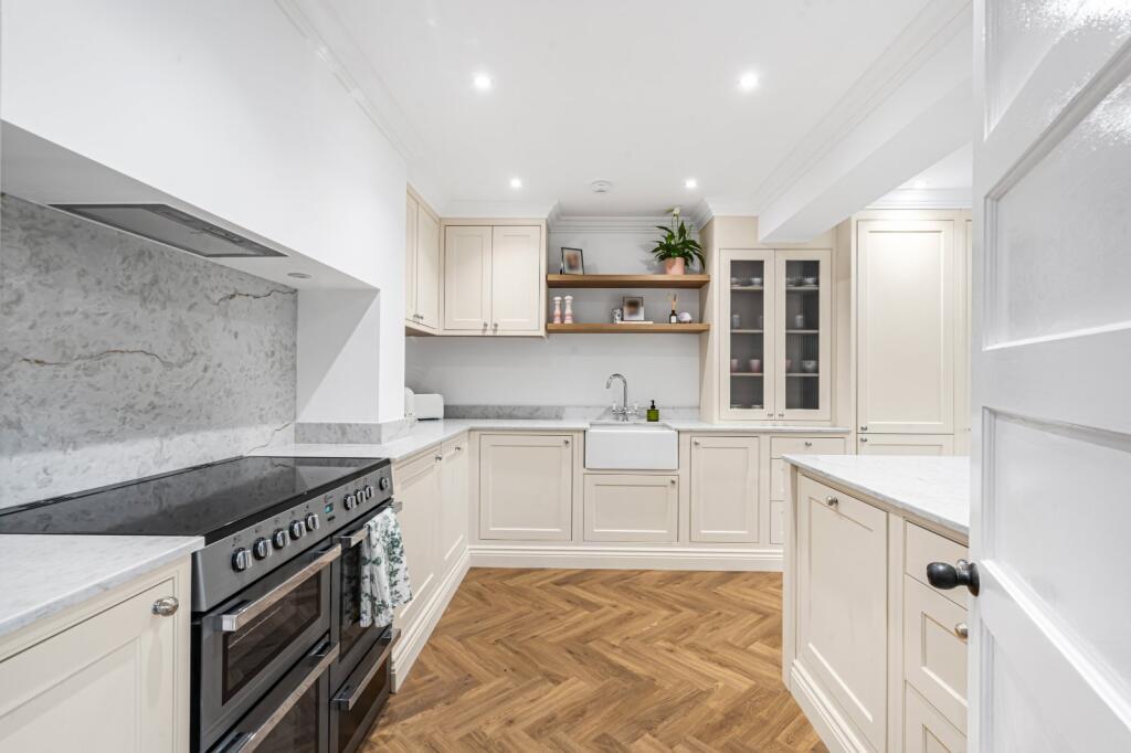 House in Reigate and Banstead, South Park - View 5