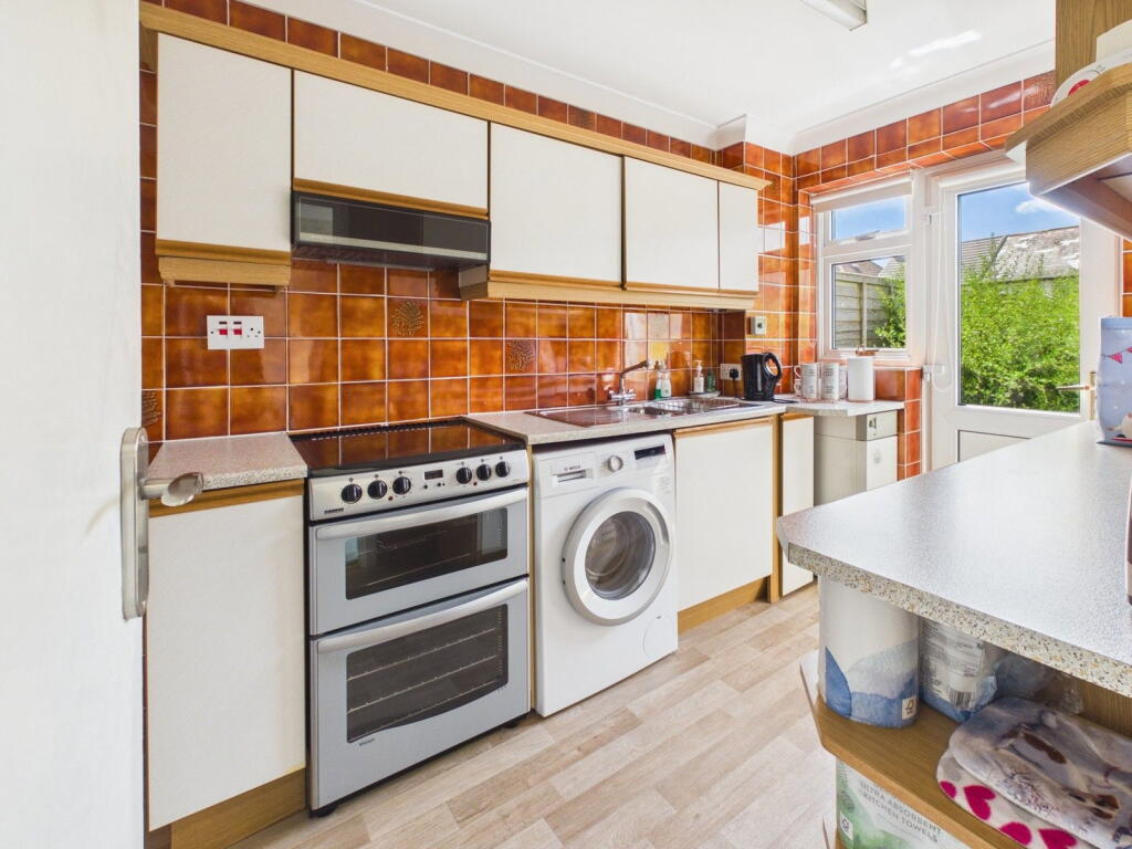 House in Shoreham-by-Sea - More