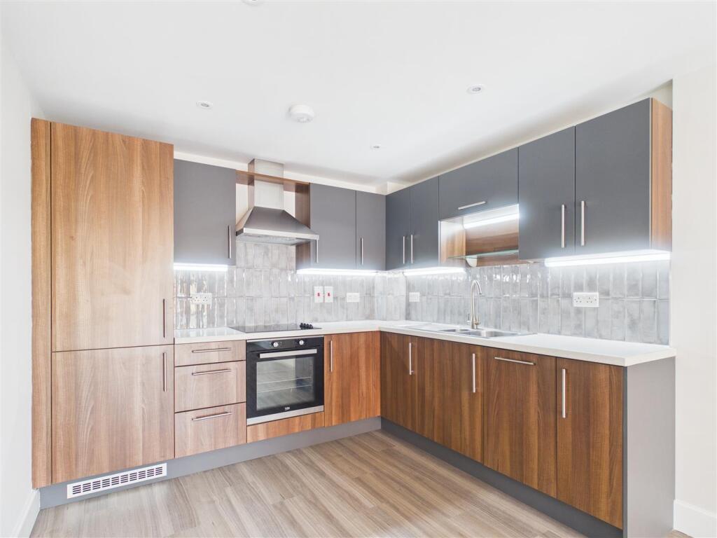 Main image of property: Coopers Yard, Paynes Park, Hitchin