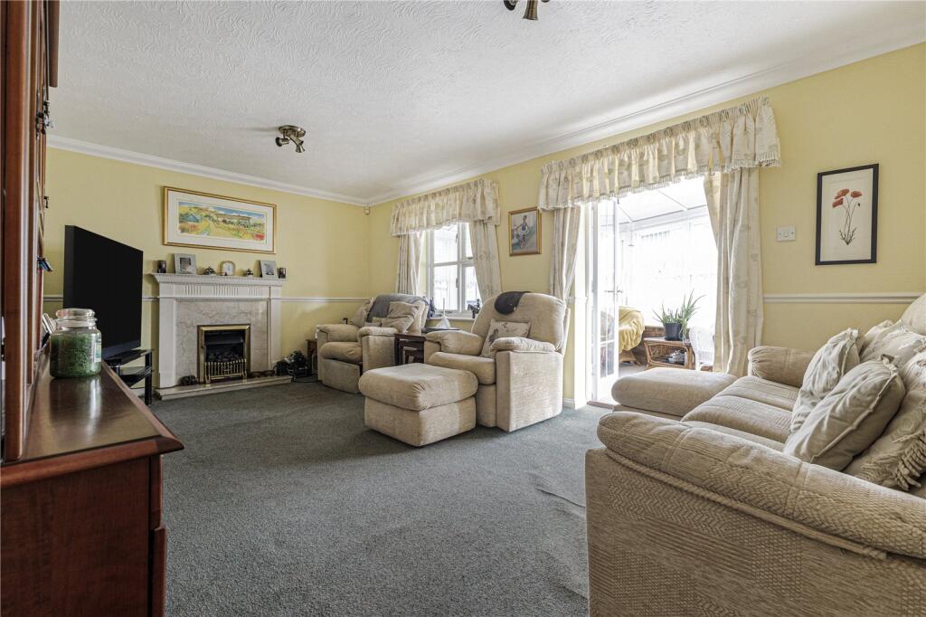 House in Gillingham, Medway - More