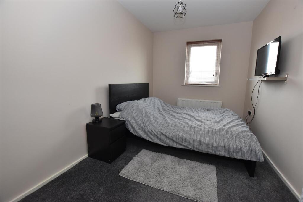 Apartment in Hull - More