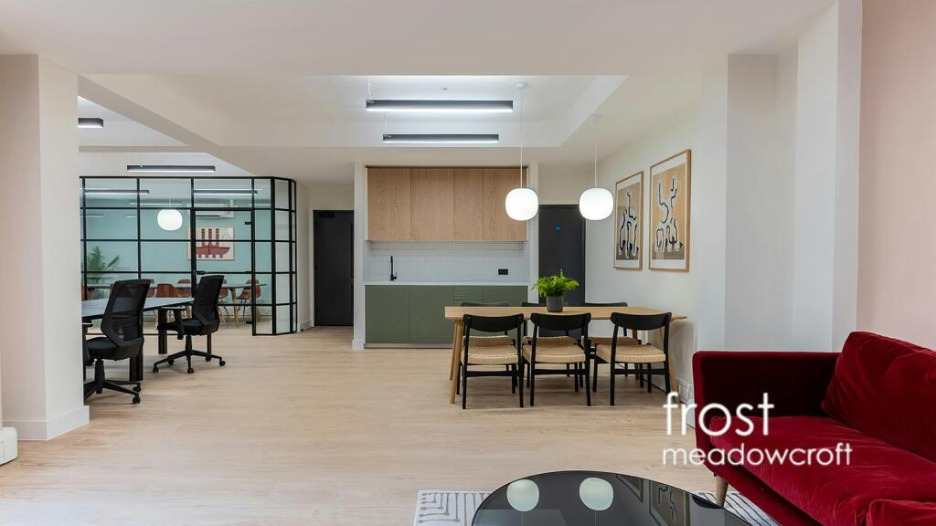 Berghem Mews Hammersmith W14 office to let6 2023.jpg