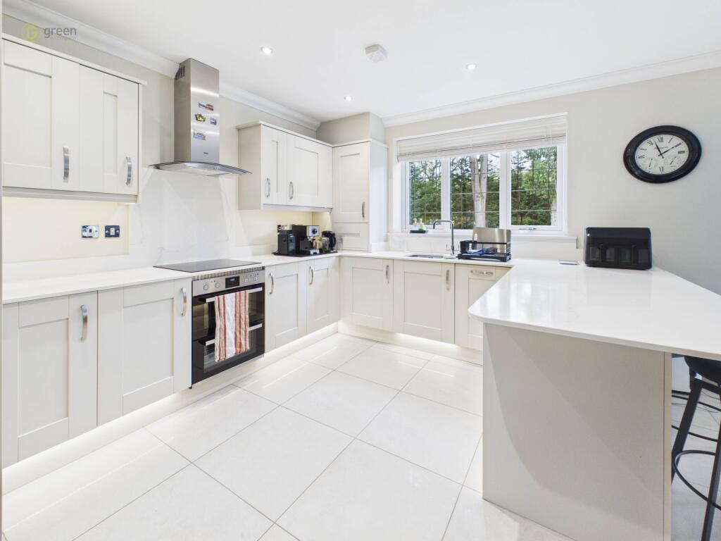 Apartment in Birmingham, Maney, Sutton Coldfield - View 5