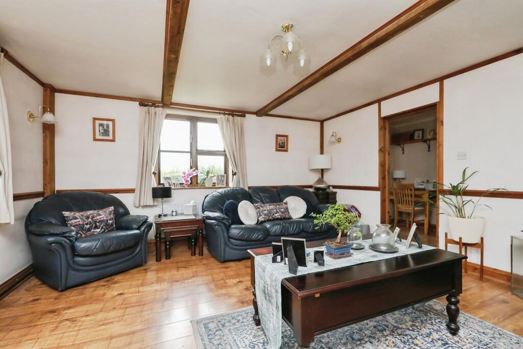 South Pickenham Road, Swaffham photo 3