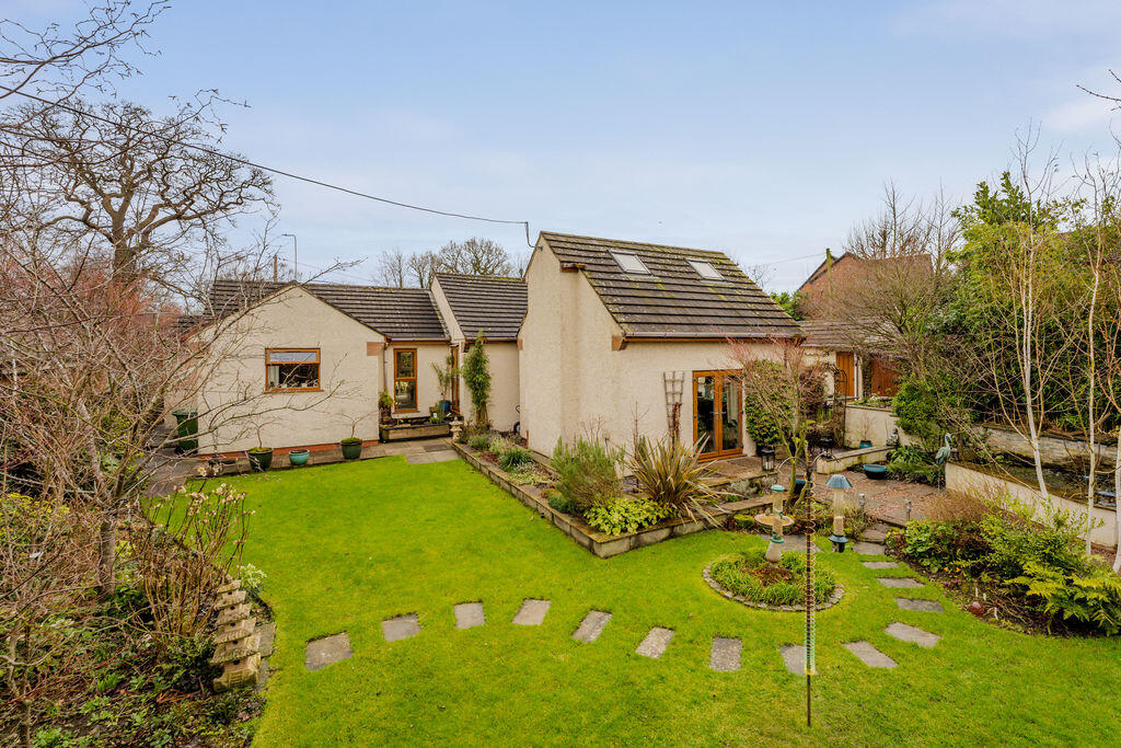 Warrington Road, Cuddington, CW8 2SW photo 3