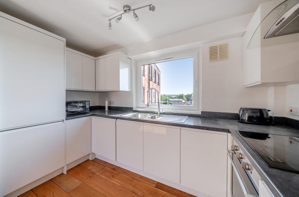 Apartment in Portsmouth - View 4