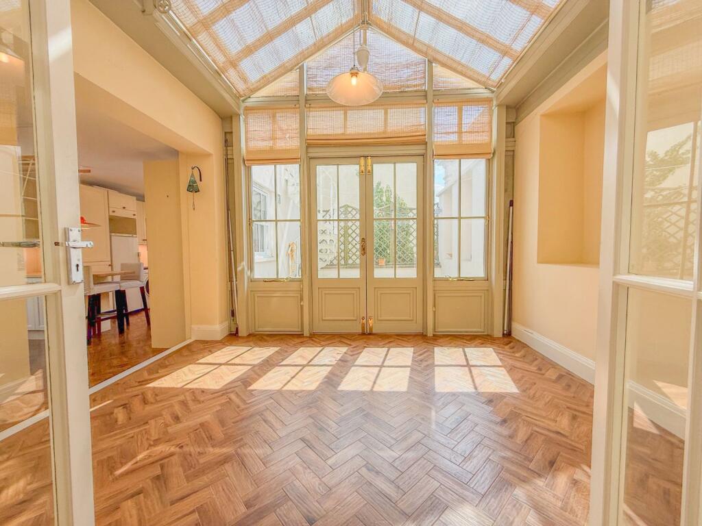 Apartment in Bristol - More