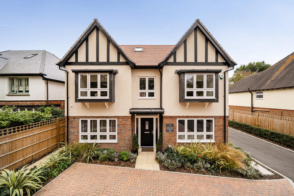 House in Redhill - View 2