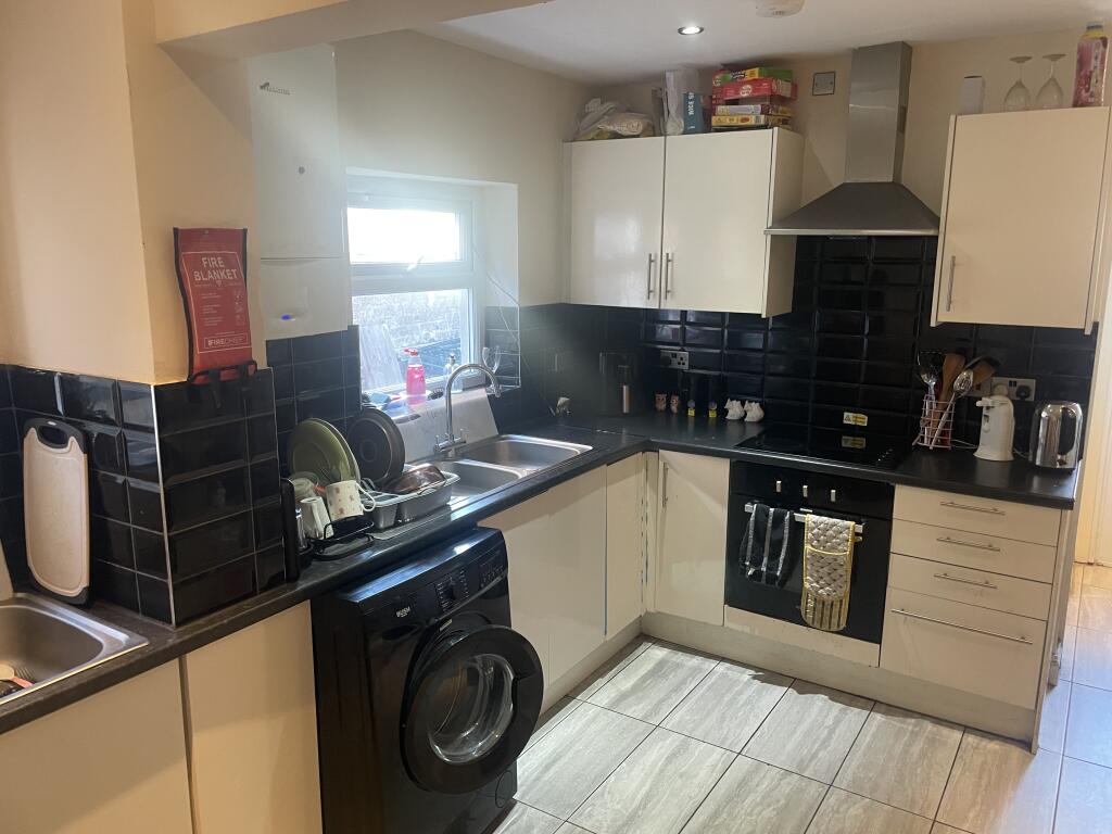 House in Southampton - More