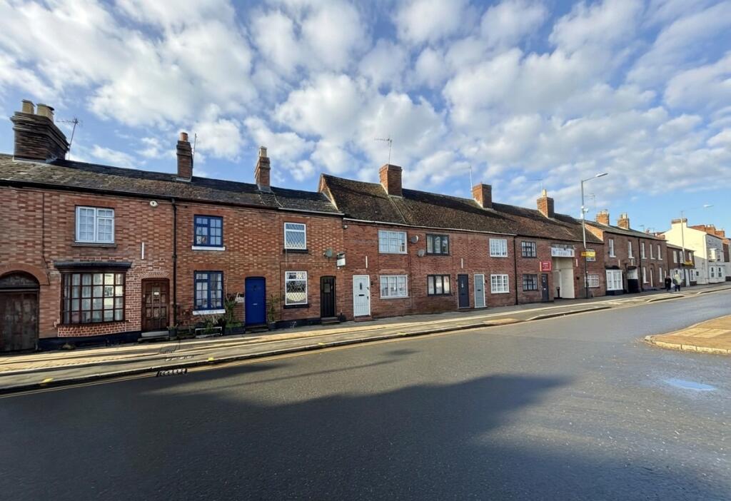 Main image of property: Birmingham Road, Stratford-upon-Avon, CV37 0AA