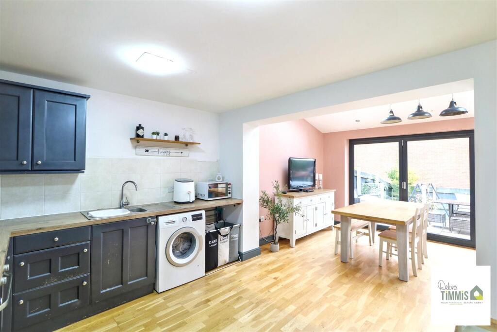 House in Stoke-on-Trent - More