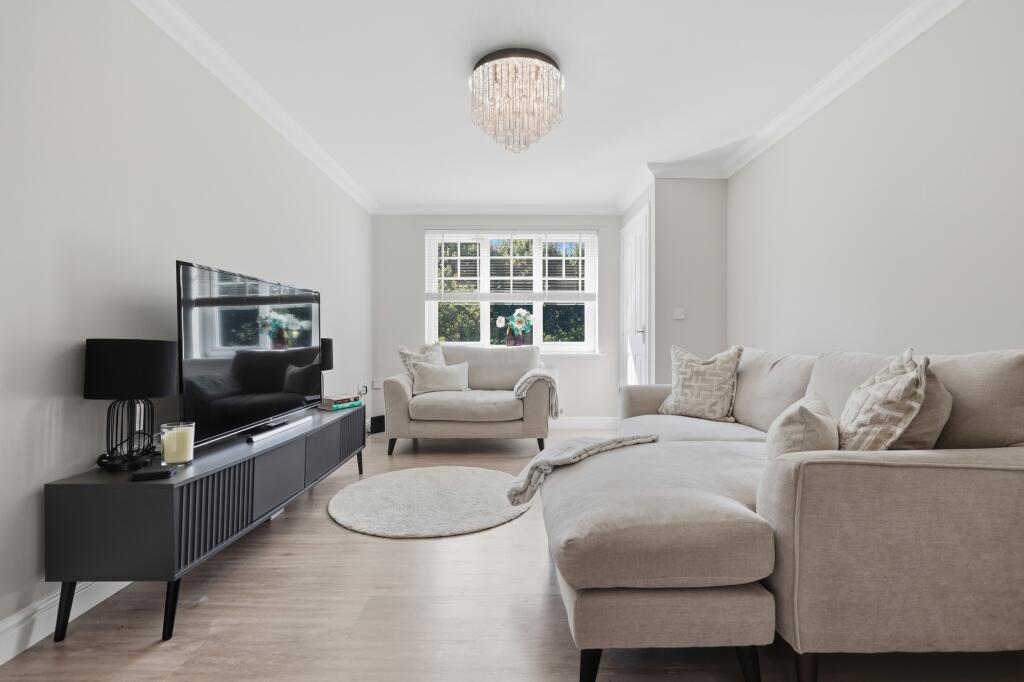 House in Coatbridge, Glenboig - More