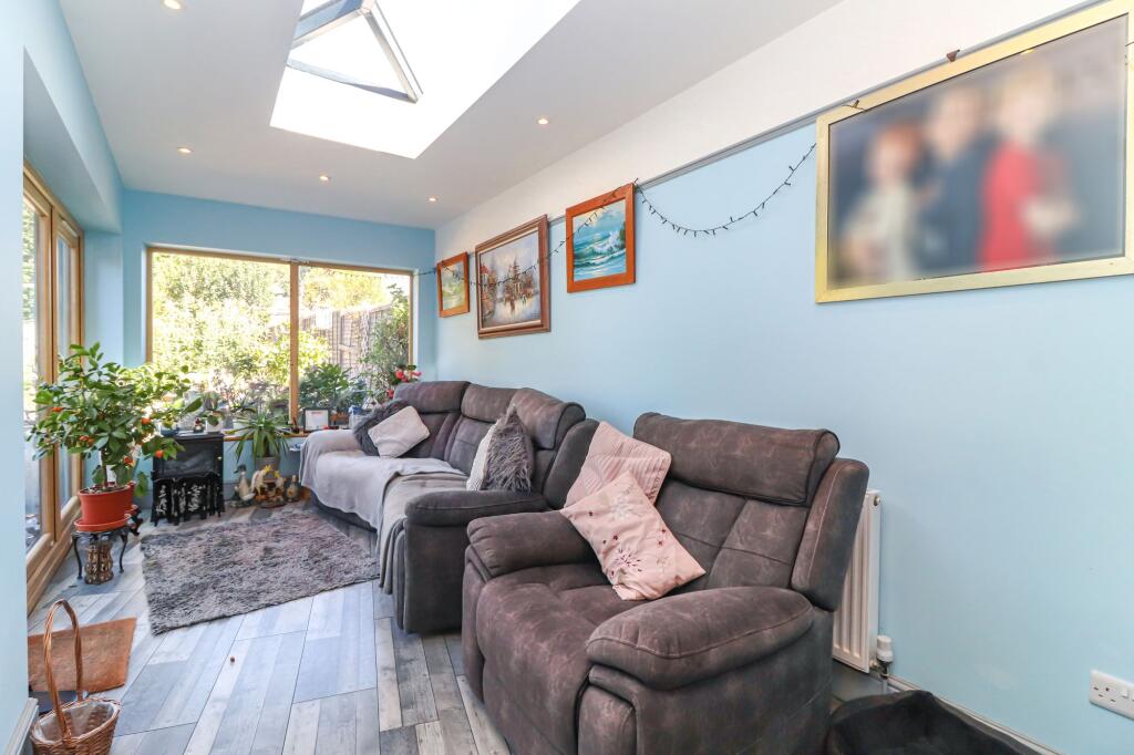 House in Watford, Hertfordshire - View 5