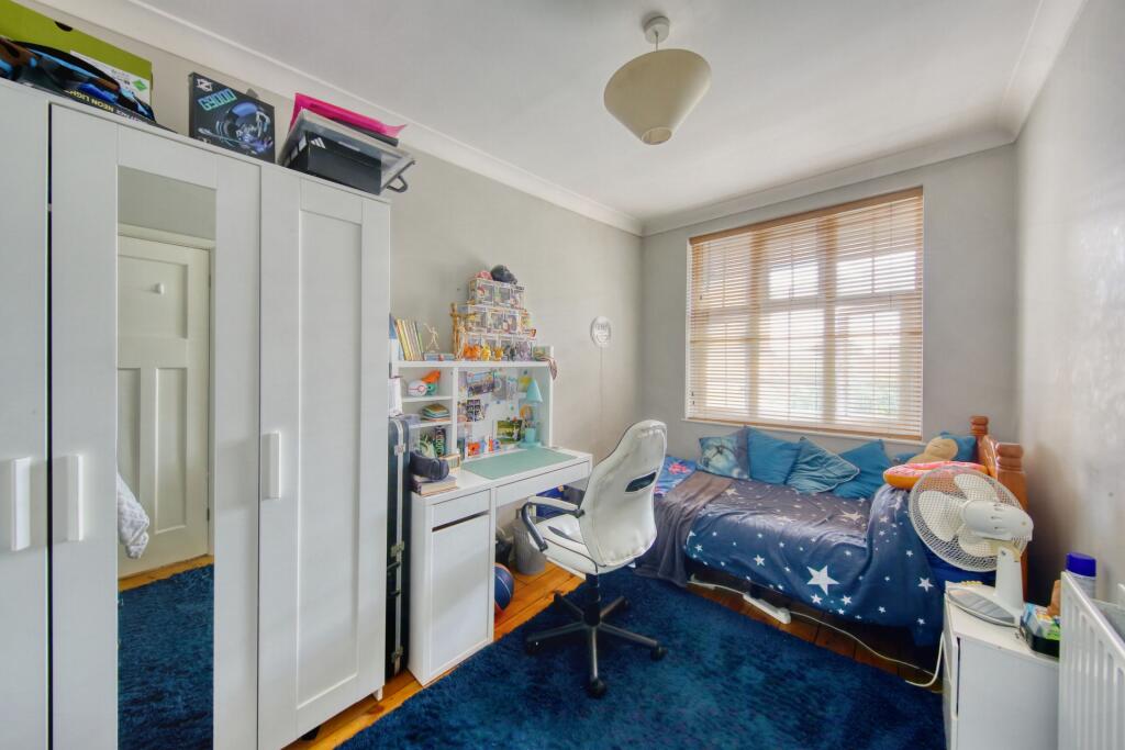 Apartment in Twickenham - More