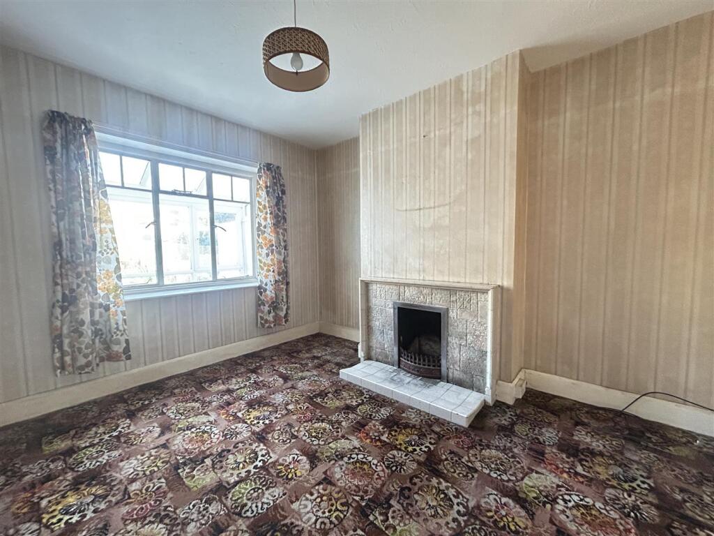 House in Wyke Regis, Southlands - More