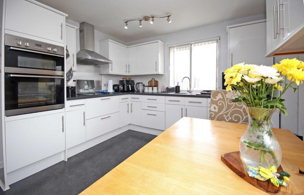 Ty Croes, Isle of Anglesey, LL63 photo 2