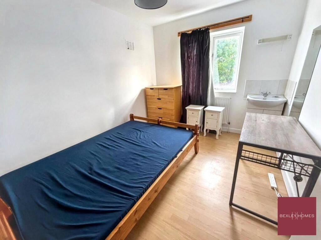 House in Dartford - View 3