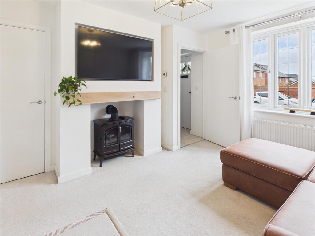 House in Worcester - View 2