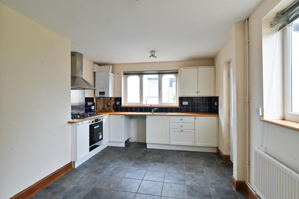 House in Burton Latimer - View 4