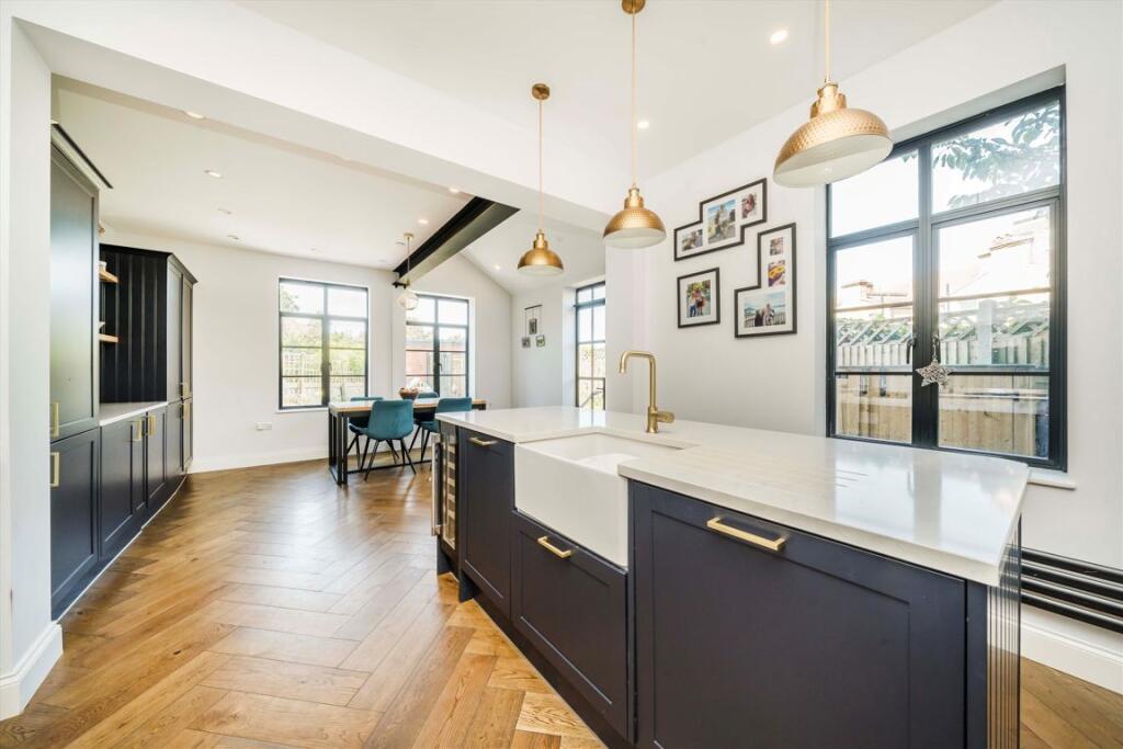 House in Twickenham - View 4